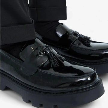 Mocassins Homme en Cuir Verni Noir à Glands avec Semelle Plateforme